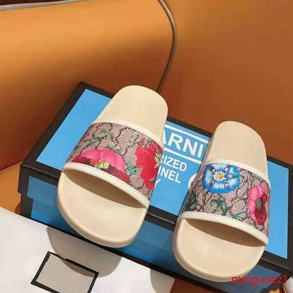 men women slippers marque designer rubber slides sandals flat blooms strawberry tiger bees green black white fashion shoes beach flip flop
men women slippers marque designer rubber slides sandals flat blooms strawberry tiger bees green black white fashion shoes beach flip flop