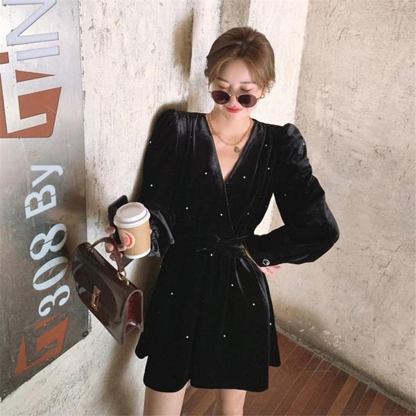 women black velvet dress deep v neck pearls mini party tunic long sleeve autumn winter vestidos retro m097 casual dresses, Black;gray
women black velvet dress deep v neck pearls mini party tunic long sleeve autumn winter vestidos retro m097 casual dresses, Black;gray