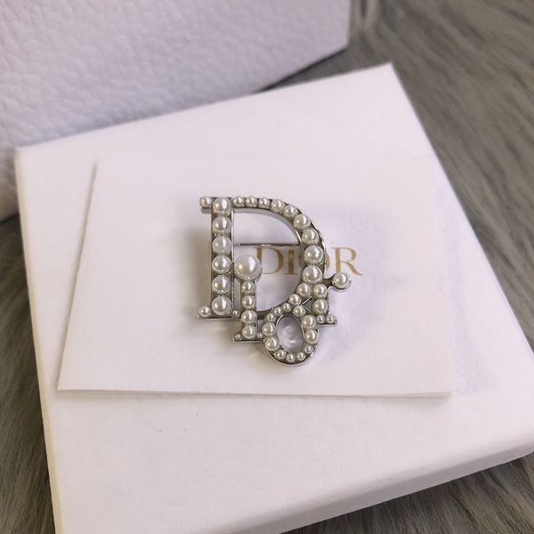2021 new designer family pearl letter clear temperament fried street star earrings fashion influenza age reducing fashion essence, Gray
2021 new designer family pearl letter clear temperament fried street star earrings fashion influenza age reducing fashion essence, Gray