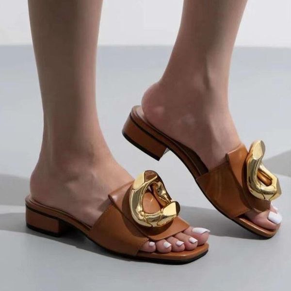 slippers fashion pu metal decoratio flat with non-slip soles ladies summer outside shallow solid women shoes 2021 size37-42, Black
slippers fashion pu metal decoratio flat with non-slip soles ladies summer outside shallow solid women shoes 2021 size37-42, Black