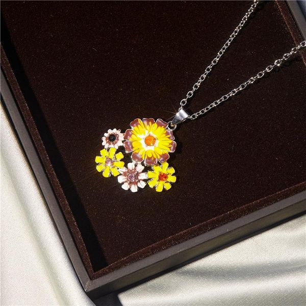romantic fashion exquisite charming yellow flower necklace pendant women's elegant temperament banquet charm gift chains, Silver
romantic fashion exquisite charming yellow flower necklace pendant women's elegant temperament banquet charm gift chains, Silver