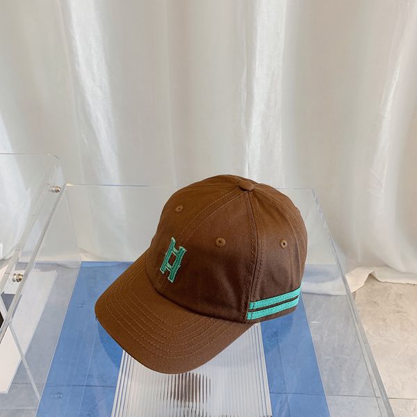 luxurys desingers letter baseball cap woman's caps man's versatile sun hats fashion leisure design block hat embroidered washed su, Blue;gray
luxurys desingers letter baseball cap woman's caps man's versatile sun hats fashion leisure design block hat embroidered washed su, Blue;gray
