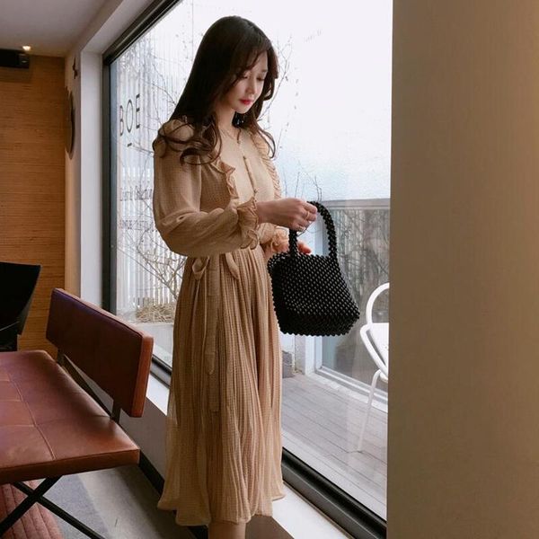 casual dresses tie with ruffled round neck fairy vintage chiffon women dress flare sleeve dot lace up female two layers pleated vestidos, Black;gray
casual dresses tie with ruffled round neck fairy vintage chiffon women dress flare sleeve dot lace up female two layers pleated vestidos, Black;gray
