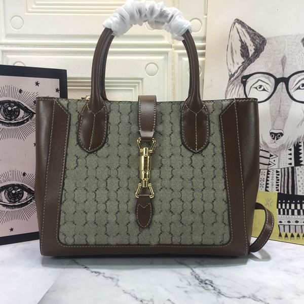 fashion tote bag women handbag large capacity shopping bags genuine leather classic letter detchable shoulder strap hasp hardware size
fashion tote bag women handbag large capacity shopping bags genuine leather classic letter detchable shoulder strap hasp hardware size