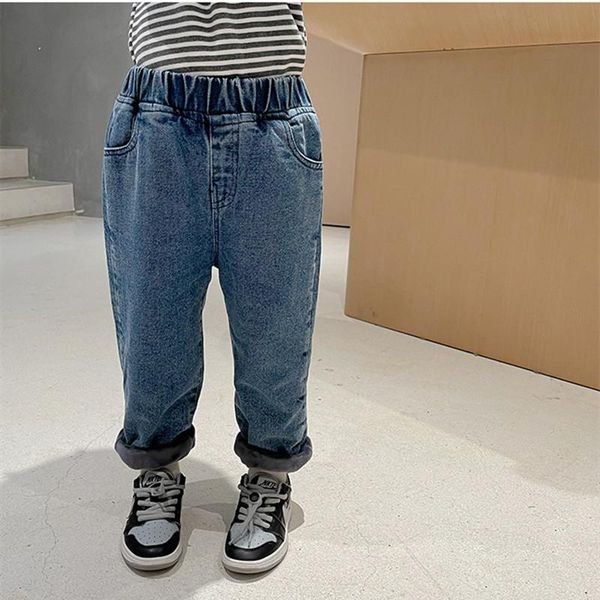 girls' jeans autumn winter new children's wear loose trousers thickened baby pants plus velvet pants for outer wear, Blue
girls' jeans autumn winter new children's wear loose trousers thickened baby pants plus velvet pants for outer wear, Blue