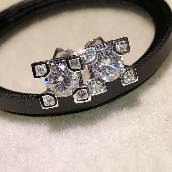 stud real 0.5/1 carat d color moissanite bridal earrings 100% 925 sterling silver sparkling engagement party fine jewelry, Golden;silver
stud real 0.5/1 carat d color moissanite bridal earrings 100% 925 sterling silver sparkling engagement party fine jewelry, Golden;silver