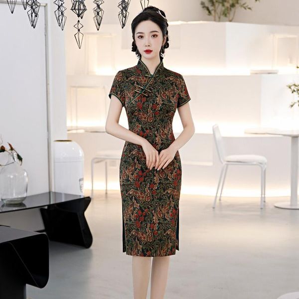 ethnic clothing summer green satin short sleeve mandarin collar qipao traditional chinese style elegant high split cheongsam, Red
ethnic clothing summer green satin short sleeve mandarin collar qipao traditional chinese style elegant high split cheongsam, Red