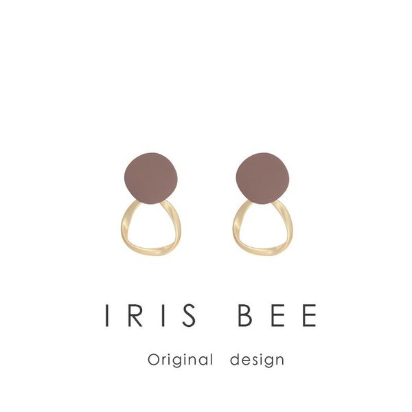 women earrings vintage prevent allergy trendy jewelry matte paint simple party accessories gifts irisbee 2021 fashion stud, Golden;silver
women earrings vintage prevent allergy trendy jewelry matte paint simple party accessories gifts irisbee 2021 fashion stud, Golden;silver