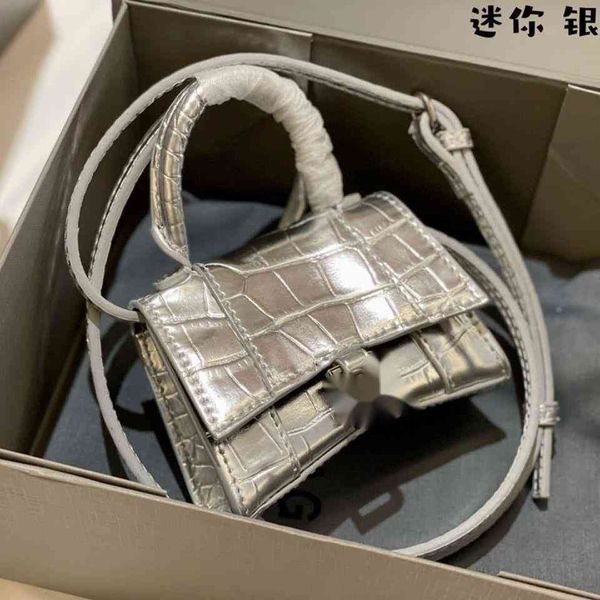 luxury handbags and storage bags bale 2021 new mini bag leather trend mini hourglass b-button cow women's portable diago
luxury handbags and storage bags bale 2021 new mini bag leather trend mini hourglass b-button cow women's portable diago
