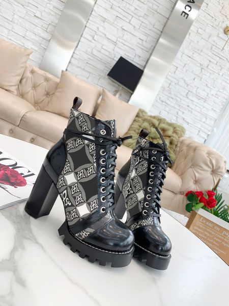 european and american classic women's lace up thick heel boots waterproof platform design old flower fabric size 35-41, Black
european and american classic women's lace up thick heel boots waterproof platform design old flower fabric size 35-41, Black