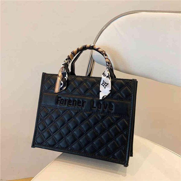 2022 factory wholesale new indentation embroidered thread female fashion shoulder silk scarf capacity portable shopping large tot bag 1xm0
2022 factory wholesale new indentation embroidered thread female fashion shoulder silk scarf capacity portable shopping large tot bag 1xm0
