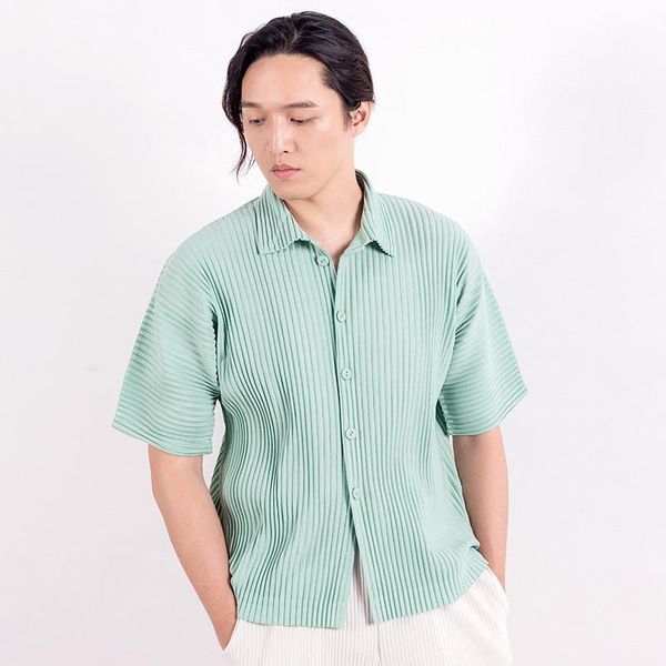 men's casual shirts trendy brand pleated short-sleeved shirt miyake folds loose japanese elastic fashion t thin clothing, White;black
men's casual shirts trendy brand pleated short-sleeved shirt miyake folds loose japanese elastic fashion t thin clothing, White;black