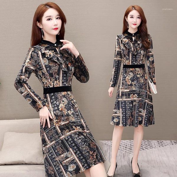 casual dresses plus size 5xl autumn winter women dress vintage long-sleeved bow flower velvet elegant warm a-line midi, Black;gray
casual dresses plus size 5xl autumn winter women dress vintage long-sleeved bow flower velvet elegant warm a-line midi, Black;gray