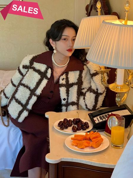 women's sweaters 2021 winter thickened plaid lamb wool jacket loose short round neck, White;black
women's sweaters 2021 winter thickened plaid lamb wool jacket loose short round neck, White;black