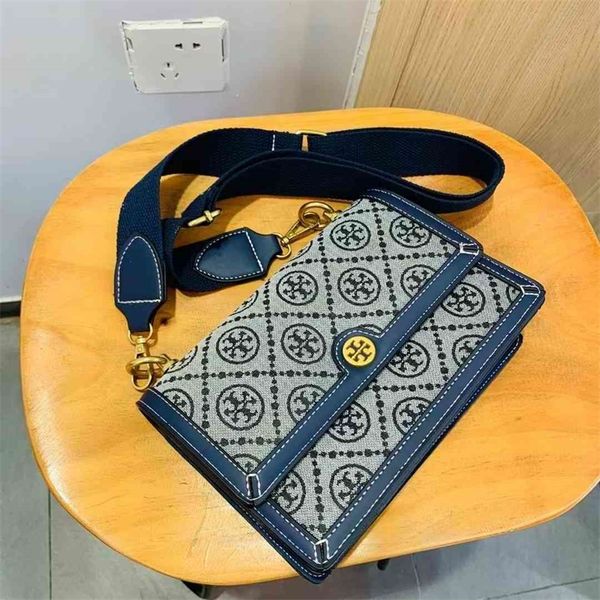 new fashion cowhide organ leisure canvas wide shoulder strap small square bag full package
new fashion cowhide organ leisure canvas wide shoulder strap small square bag full package