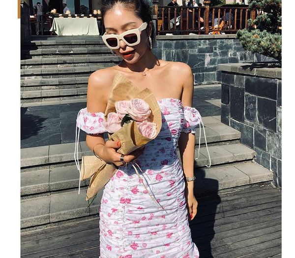 party dresses women fashion cotton 100% flower printed square neck high waist mini dress with creased effect and short drawstring sleeve, White;black
party dresses women fashion cotton 100% flower printed square neck high waist mini dress with creased effect and short drawstring sleeve, White;black