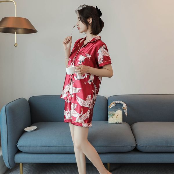 fashion floral print short sleeve and shorts set pyjamas suit women satin silk pajama sets sleepwear womens homewear -5xl, Black;red 
fashion floral print short sleeve and shorts set pyjamas suit women satin silk pajama sets sleepwear womens homewear -5xl, Black;red