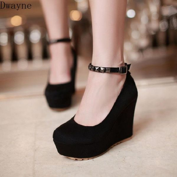 dress shoes spring and autumn black high heels thick sponge cake with word deduction wild tide a single shoe female.
dress shoes spring and autumn black high heels thick sponge cake with word deduction wild tide a single shoe female.
