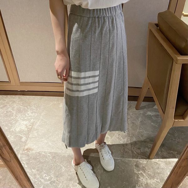 dress skirt tb college style casual four bar striped hip wrap women's pleated medium length irregular split one-step, Black;gray
dress skirt tb college style casual four bar striped hip wrap women's pleated medium length irregular split one-step, Black;gray