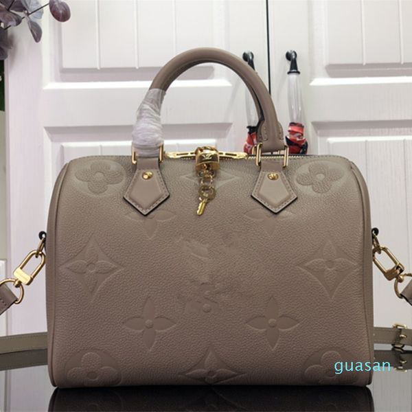 fall full leather bag with detachable straps for extra diagonal spans