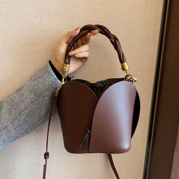 women's fashion handbag designer design flower shape vintage bucket solid color single shoulder sidecar suitable for office party leisu, Black;red
women's fashion handbag designer design flower shape vintage bucket solid color single shoulder sidecar suitable for office party leisu, Black;red