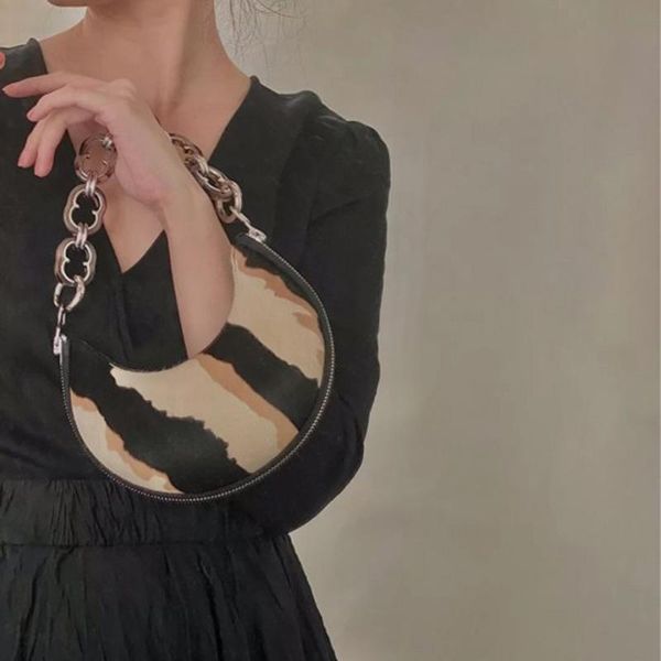 evening bags classic retro female color matching double-sided shoulder women pu leather handbag casual ladies armpit sac main femme
evening bags classic retro female color matching double-sided shoulder women pu leather handbag casual ladies armpit sac main femme