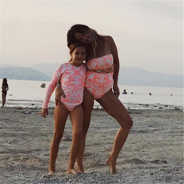 one-piece suits 2021 family matching pink swimwear one pieces women kid boy baby girl swimsuit men shorts bathing suit maillot de bain femin
one-piece suits 2021 family matching pink swimwear one pieces women kid boy baby girl swimsuit men shorts bathing suit maillot de bain femin