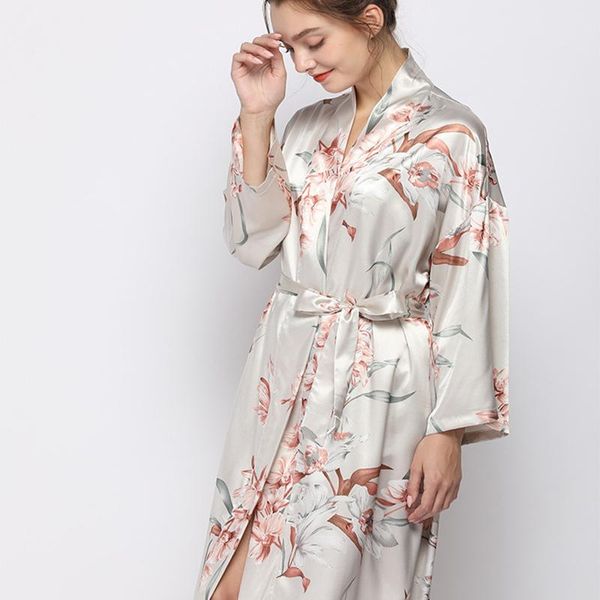 chunshang pajamas women's simulation silk milan flower print mid-length gown home service sleepwear, Black;red
chunshang pajamas women's simulation silk milan flower print mid-length gown home service sleepwear, Black;red