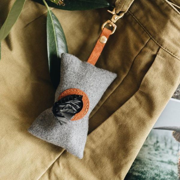 storage bags 1pc portable pet puppy cat pick up poop bag dispenser dog waste holder outdoor pets supplies garbage organizer
storage bags 1pc portable pet puppy cat pick up poop bag dispenser dog waste holder outdoor pets supplies garbage organizer