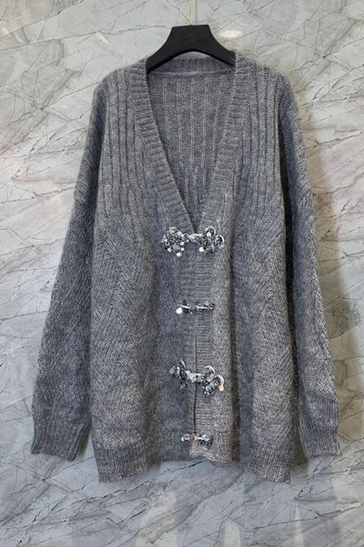 beaded buckle mid-length knitted cardigan womens clothes autumn european and american new baggy coat, Black;brown
beaded buckle mid-length knitted cardigan womens clothes autumn european and american new baggy coat, Black;brown