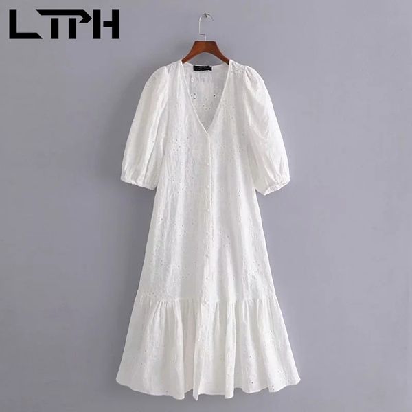 vintage loose hollow embroidery women dress long elegant v-neck lantern sleeves single breasted dresses summer 210427, Black;gray
vintage loose hollow embroidery women dress long elegant v-neck lantern sleeves single breasted dresses summer 210427, Black;gray