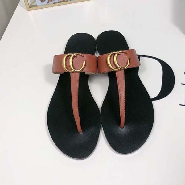 luxury designer slides slippers lady slipper gladiator sandal classic fashion flat flip flops the upper is made of cowhide rubber sole brown, Black
luxury designer slides slippers lady slipper gladiator sandal classic fashion flat flip flops the upper is made of cowhide rubber sole brown, Black