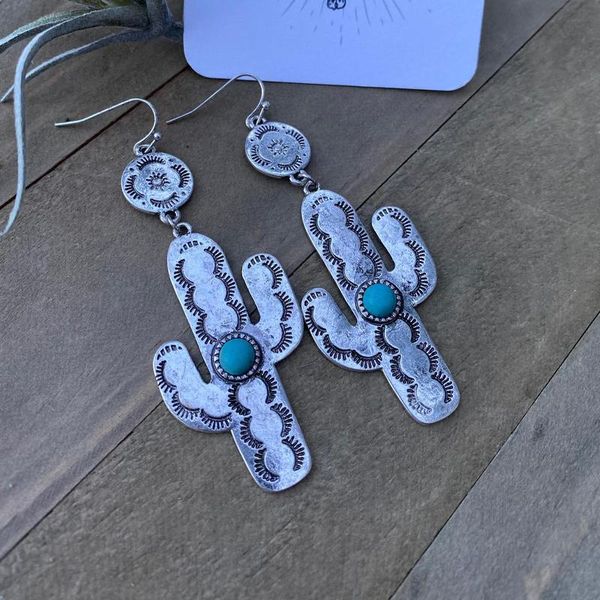 dangle & chandelier pendientes de cactus turquesa con temática desierto, metal martillado diseño del sur oeste, vaquero,, Silver
dangle & chandelier pendientes de cactus turquesa con temática desierto, metal martillado diseño del sur oeste, vaquero,, Silver