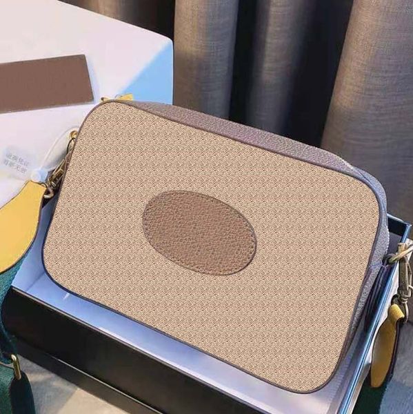 2021 classic fashion designer ladies crossbody shoulder bag leather material letter pattern clutch style with the original box dust bags
2021 classic fashion designer ladies crossbody shoulder bag leather material letter pattern clutch style with the original box dust bags