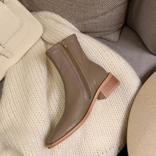 New Women Short Boots Real Leather Square Toe Women Winter Shoes Fashion Party Footwear Short Boots Women Size 33-40, Black
New Women Short Boots Real Leather Square Toe Women Winter Shoes Fashion Party Footwear Short Boots Women Size 33-40, Black