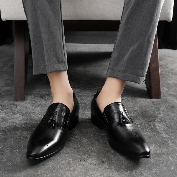 45.46.47 size spring summer british style slip-on pointed tassel pendant mens leather shoes korean new mens casual shoes, Black
45.46.47 size spring summer british style slip-on pointed tassel pendant mens leather shoes korean new mens casual shoes, Black