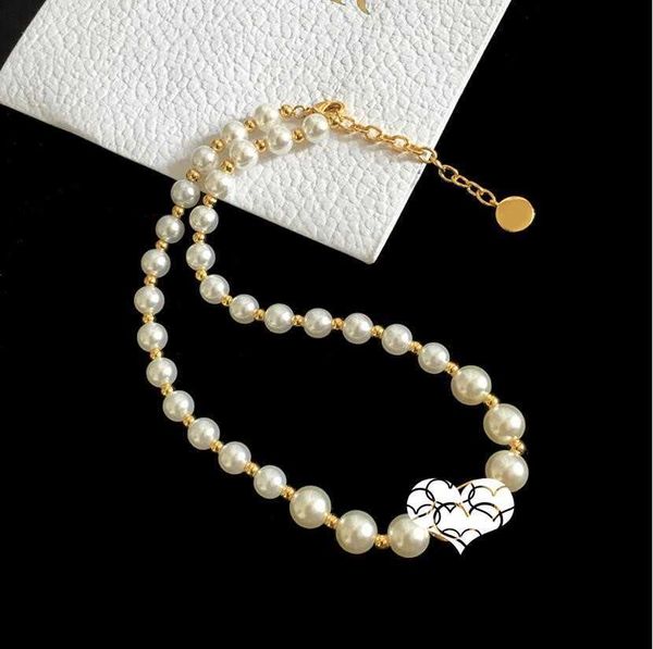2020 new selling fashion trend retro letters pearl clavicle necklace 18k gold plated copper, Silver
2020 new selling fashion trend retro letters pearl clavicle necklace 18k gold plated copper, Silver