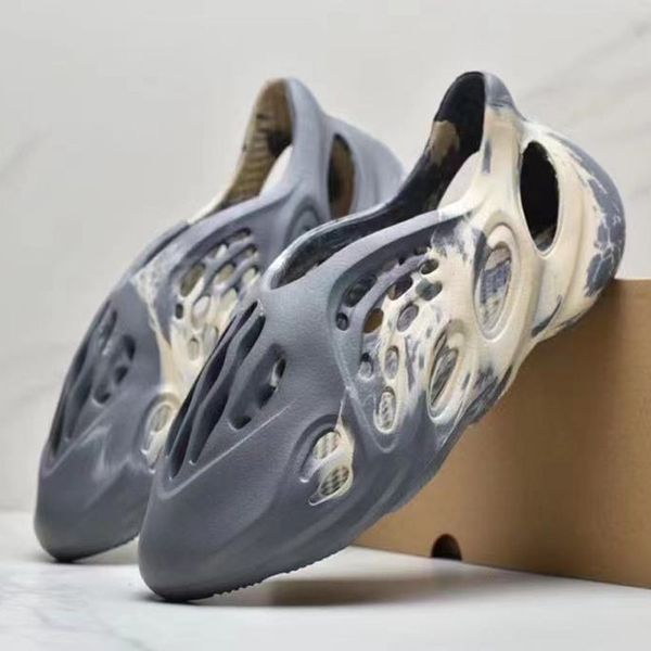 2021 fashion foam runner sandal slipper men women designer slides slippers mxt moon grey ararat sell sandals shoes, Black
2021 fashion foam runner sandal slipper men women designer slides slippers mxt moon grey ararat sell sandals shoes, Black