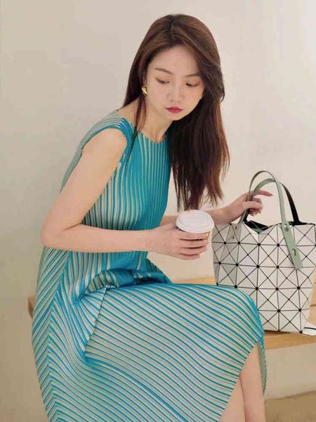 casual dresses 2021 summer women's gradient dress miyak fold fashion slim irregular mid-length vest s05k, Black;gray
casual dresses 2021 summer women's gradient dress miyak fold fashion slim irregular mid-length vest s05k, Black;gray