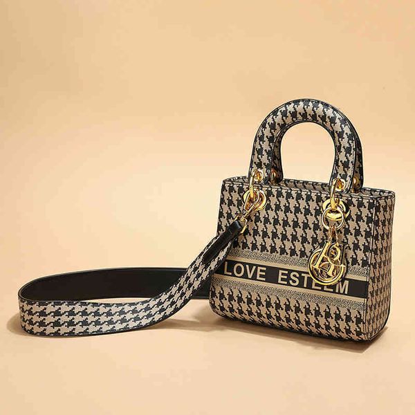 2022 latest models handbag wholesale qianniaoge medium autumn winter high capacity single shoulder women's
2022 latest models handbag wholesale qianniaoge medium autumn winter high capacity single shoulder women's
