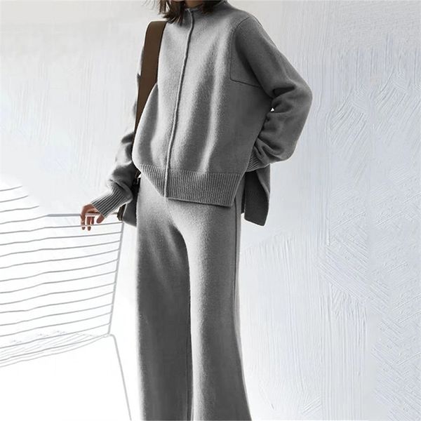 autumn winter simple solid office lady sets loose warm knitted outfits women fashion turtleneck pullover and wide leg pants suit 211007, White
autumn winter simple solid office lady sets loose warm knitted outfits women fashion turtleneck pullover and wide leg pants suit 211007, White