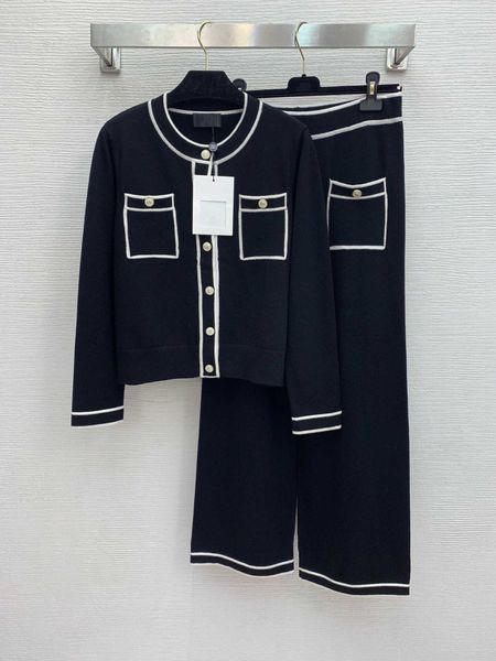 autumn and winter 2020 new five button knitted cardigan high waist wide leg pants temperament celebrity suit, Tan;black
autumn and winter 2020 new five button knitted cardigan high waist wide leg pants temperament celebrity suit, Tan;black