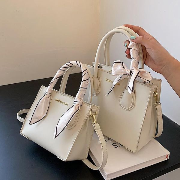 shoulder bags niche design high-end handbags all-match 2021 fashion messenger bag -selling handbag tote
shoulder bags niche design high-end handbags all-match 2021 fashion messenger bag -selling handbag tote