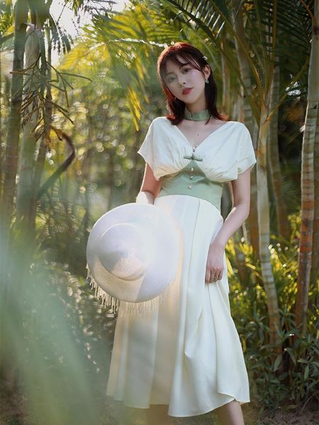 holiday with daily life of french cheongsam young girl lotus leaf sleeve wind restoring ancient ways is ethnic clothing, Red
holiday with daily life of french cheongsam young girl lotus leaf sleeve wind restoring ancient ways is ethnic clothing, Red