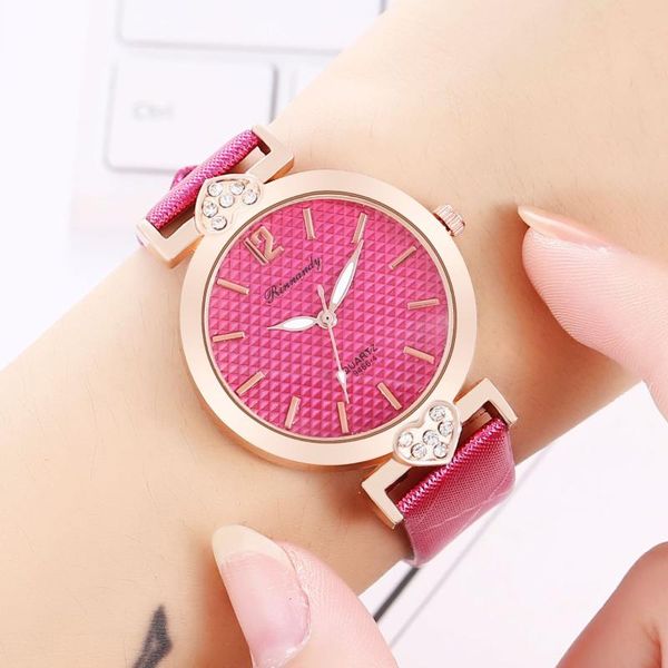wristwatches 2021 selling creative peach heart shaped rhinestone head lady watch leather strap personalized quartz clocks moda feminina, Slivery;brown
wristwatches 2021 selling creative peach heart shaped rhinestone head lady watch leather strap personalized quartz clocks moda feminina, Slivery;brown