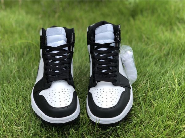 layer leather basketball shoe og jumpman black white panda toe 1 1s mens sports shoes size 36-47.5 555088-010
layer leather basketball shoe og jumpman black white panda toe 1 1s mens sports shoes size 36-47.5 555088-010