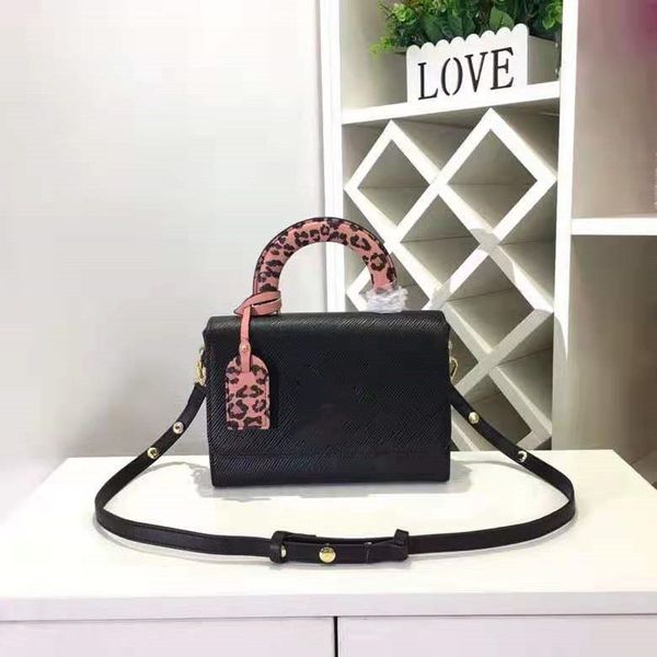 new luxurys designers bag womens handbags purses water ripple messenger ladies casual genuine leather leopard print lining shoulder bags fem
new luxurys designers bag womens handbags purses water ripple messenger ladies casual genuine leather leopard print lining shoulder bags fem