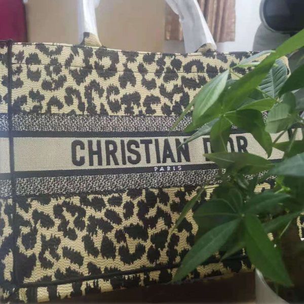 2021 new tote bag shopping high capacity three dimensional relief embroidery leopard mommy designers bags ysj
2021 new tote bag shopping high capacity three dimensional relief embroidery leopard mommy designers bags ysj