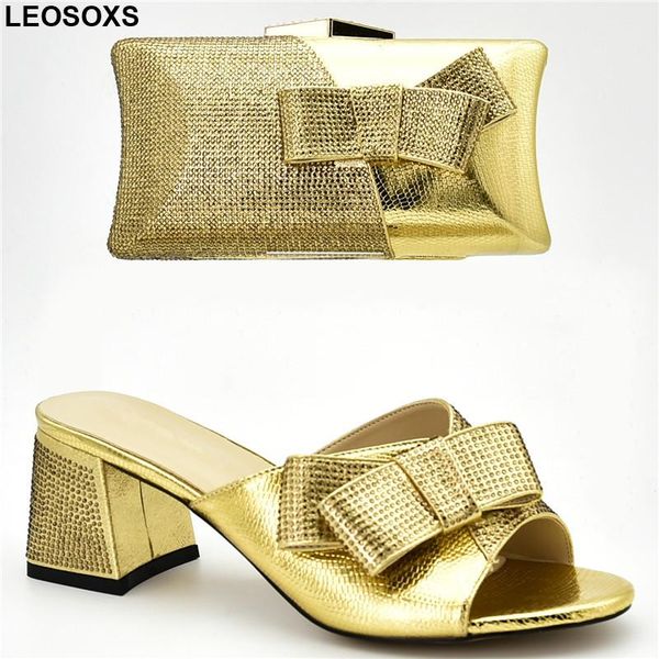 dress shoes latest design african women wedding slip on party decorated with rhinestone shoe and bag set sets 2021, Black
dress shoes latest design african women wedding slip on party decorated with rhinestone shoe and bag set sets 2021, Black