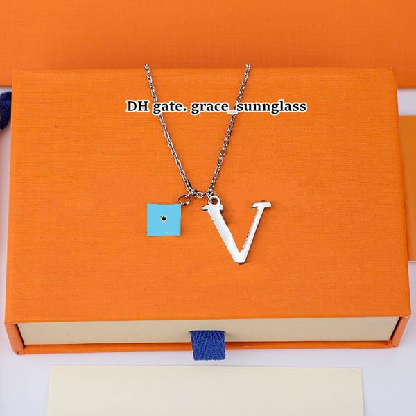 2022 designer trend necklace pendant detachable three-in-one chain flower diamond bag necklaces fashion men women couple hip hop versatile c, Silver
2022 designer trend necklace pendant detachable three-in-one chain flower diamond bag necklaces fashion men women couple hip hop versatile c, Silver